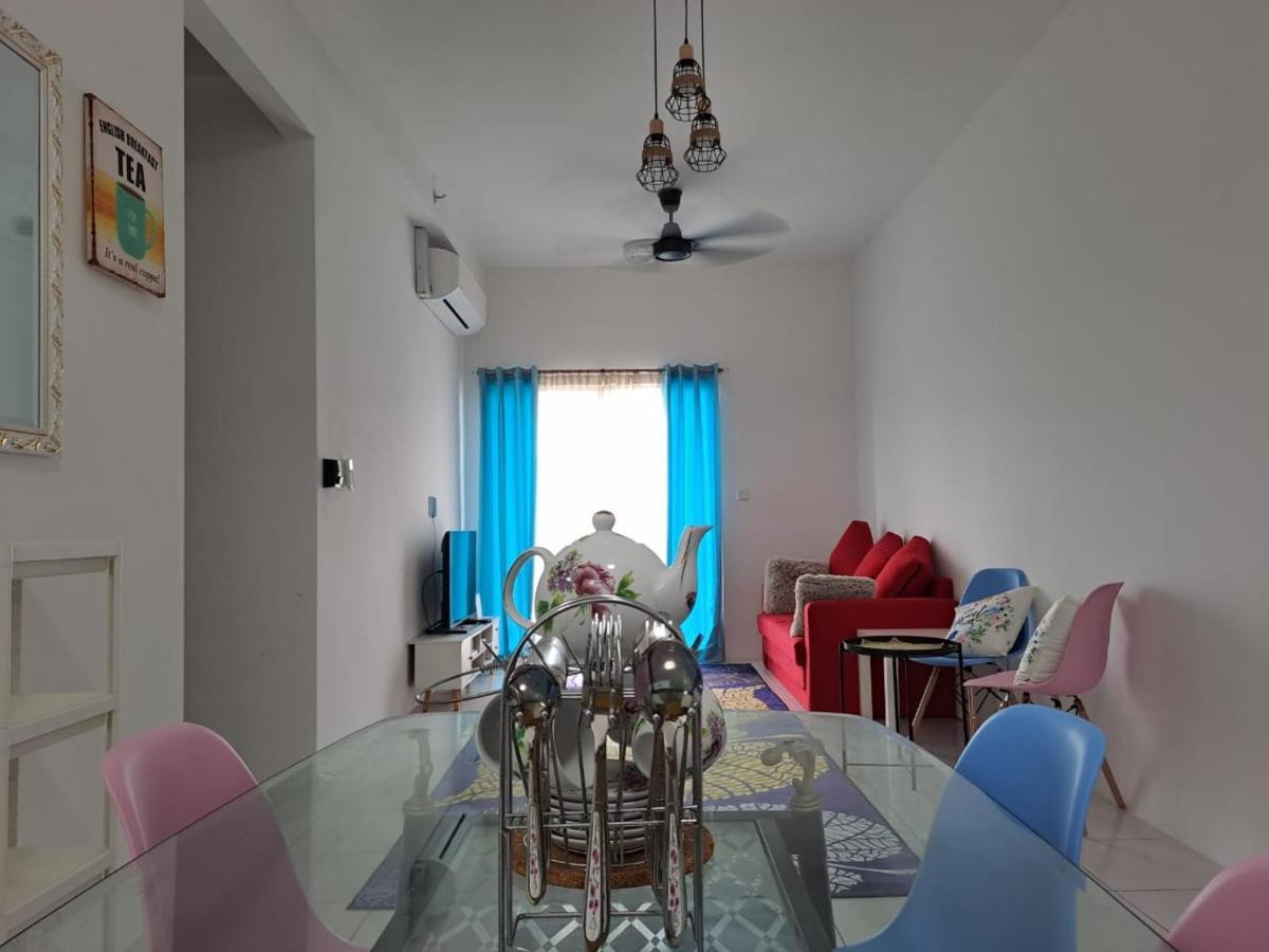 Impiana Homestay Near Putrajaya, Cyberjaya, Musliem Only,Wifi,Netflix Kampung Dengkil Extérieur photo