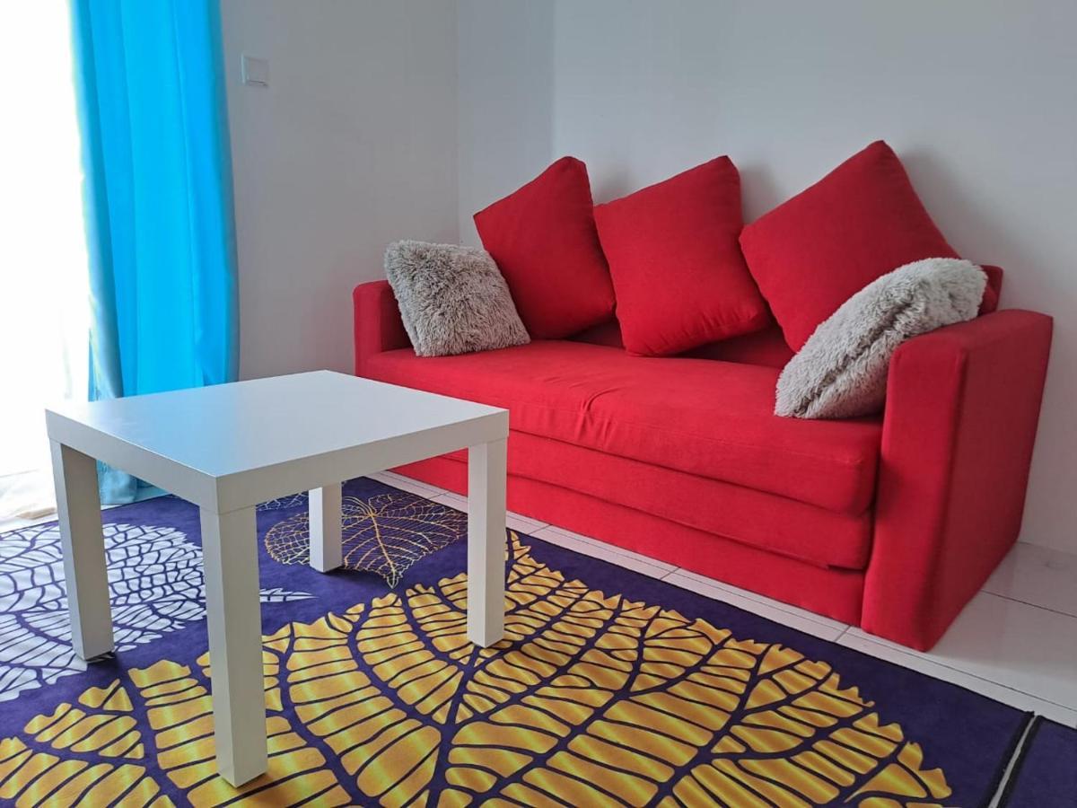 Impiana Homestay Near Putrajaya, Cyberjaya, Musliem Only,Wifi,Netflix Kampung Dengkil Extérieur photo
