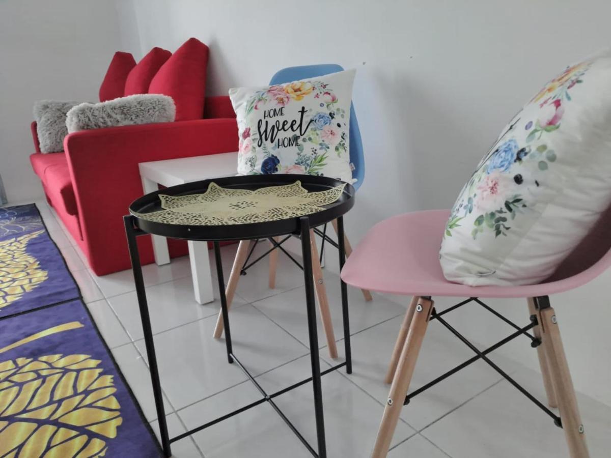 Impiana Homestay Near Putrajaya, Cyberjaya, Musliem Only,Wifi,Netflix Kampung Dengkil Extérieur photo