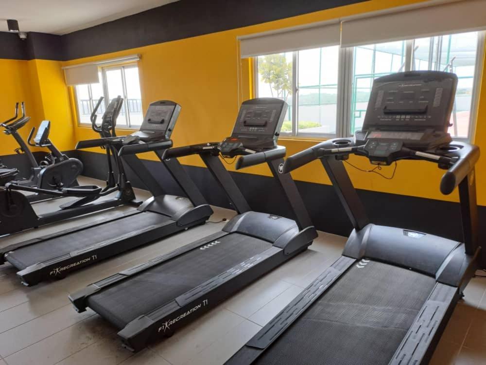 Impiana Homestay Near Putrajaya, Cyberjaya, Musliem Only,Wifi,Netflix Kampung Dengkil Extérieur photo