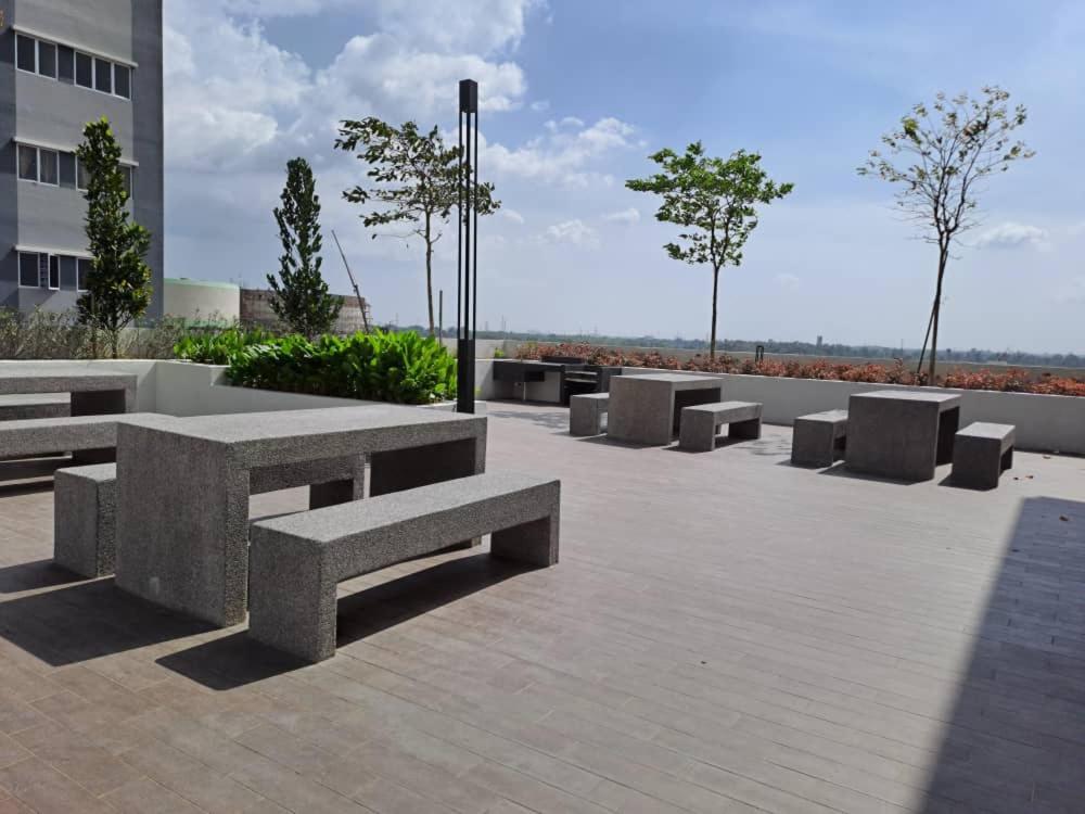 Impiana Homestay Near Putrajaya, Cyberjaya, Musliem Only,Wifi,Netflix Kampung Dengkil Extérieur photo
