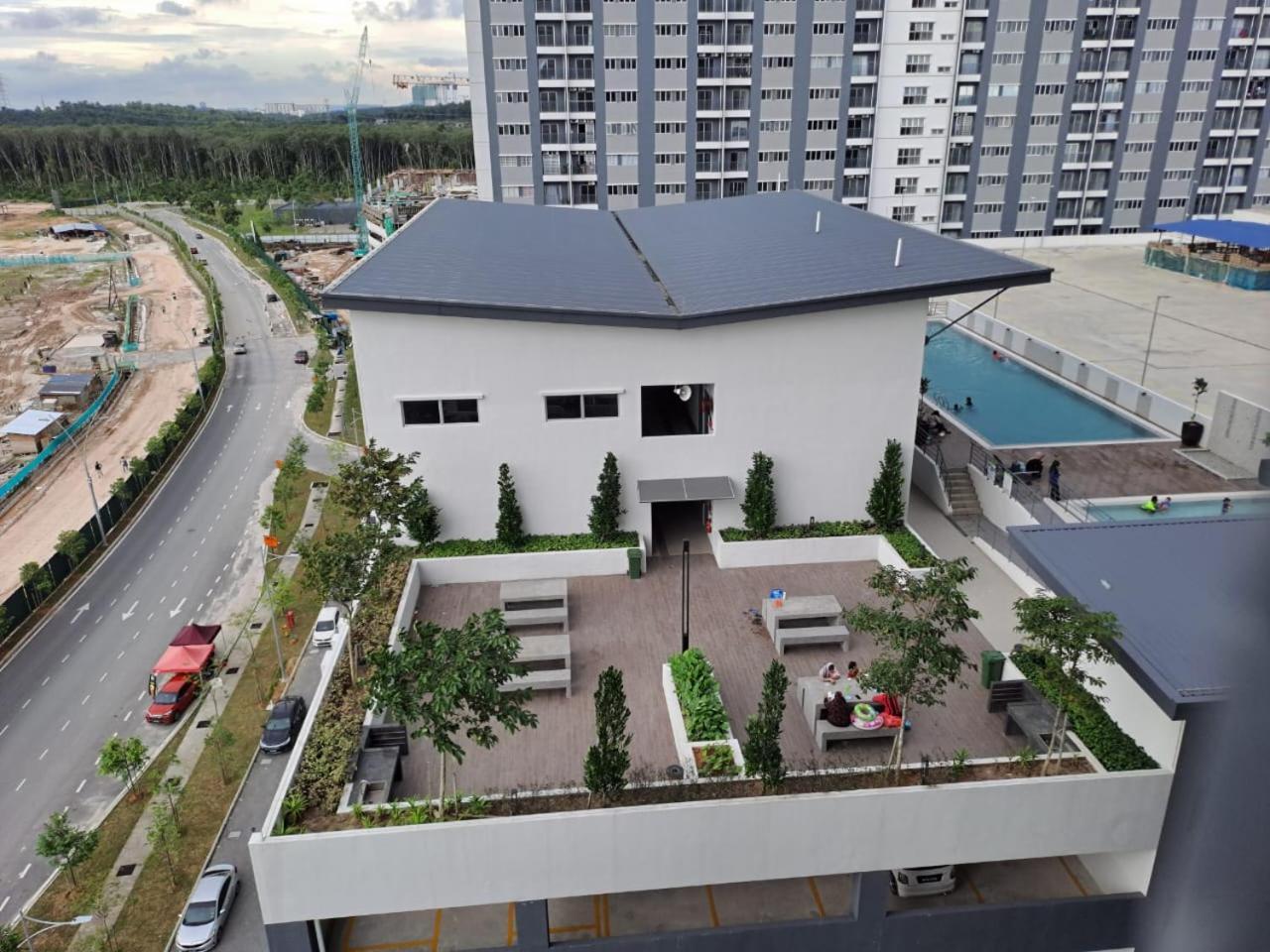 Impiana Homestay Near Putrajaya, Cyberjaya, Musliem Only,Wifi,Netflix Kampung Dengkil Extérieur photo